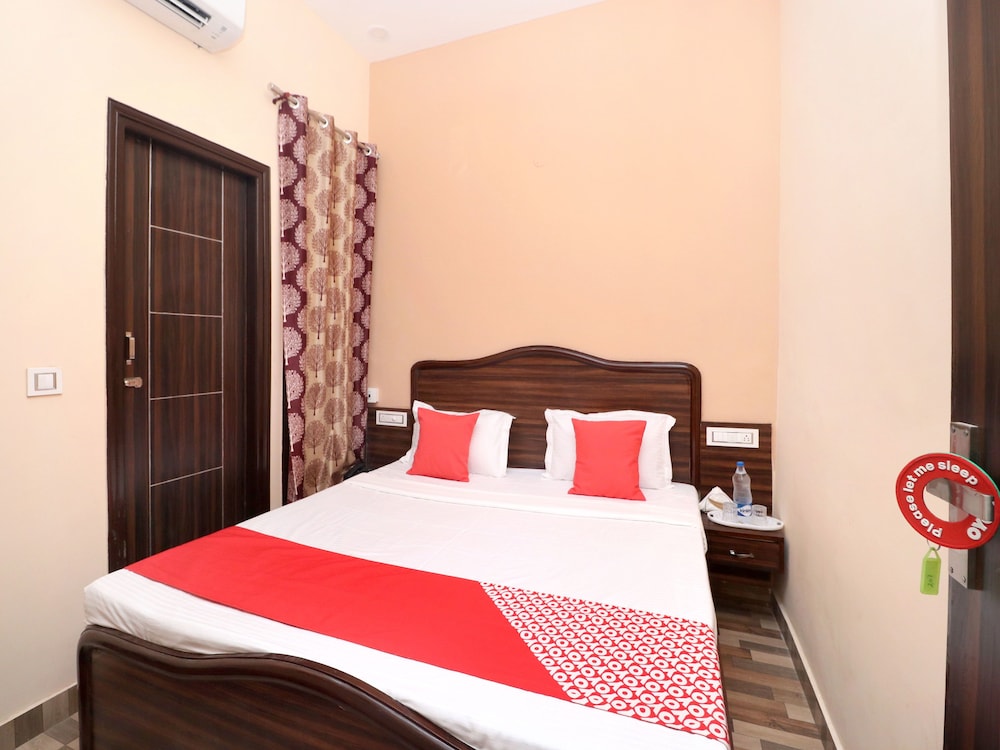 OYO 15127 Pryag Guest House