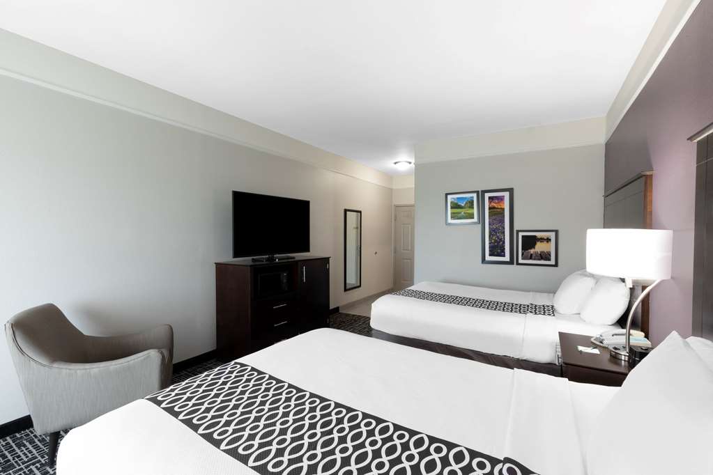 La Quinta Inn & Suites by Wyndham Port Lavaca - photo 22