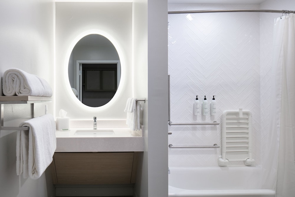 TownePlace Suites by Marriott Oshkosh - photo 9