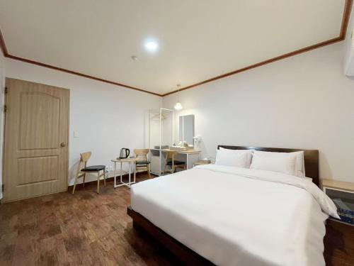 Metro in Unknown City, South Korea