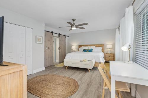 Blue Heaven Pool duplex perfect for 2 families in Fort Myers Beach, United States