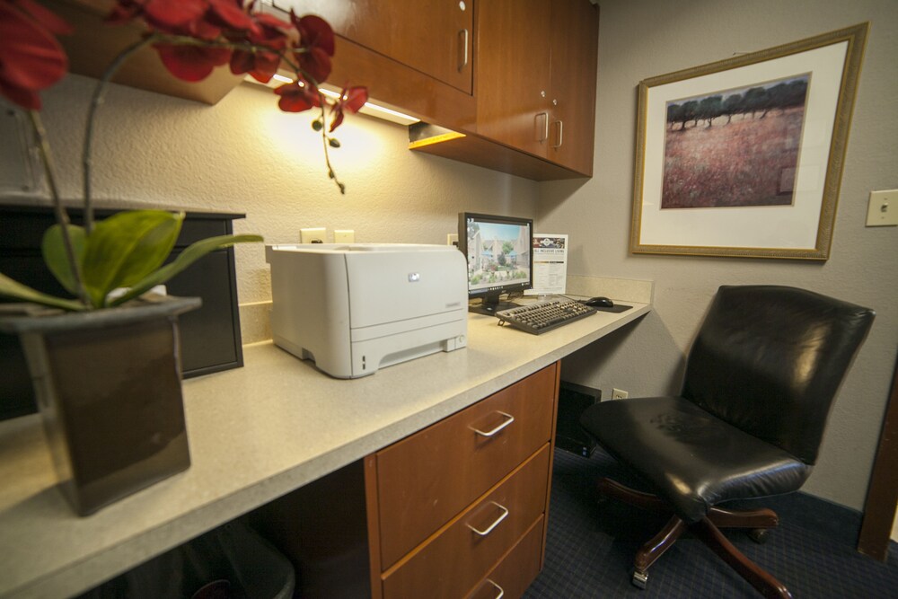 New Haven Village Suites - photo 34