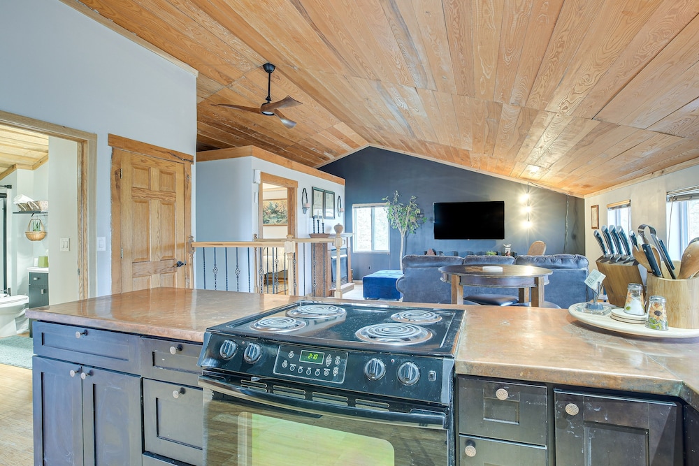 Homey Galloway Getaway on Private 7 acre Farm - photo 9
