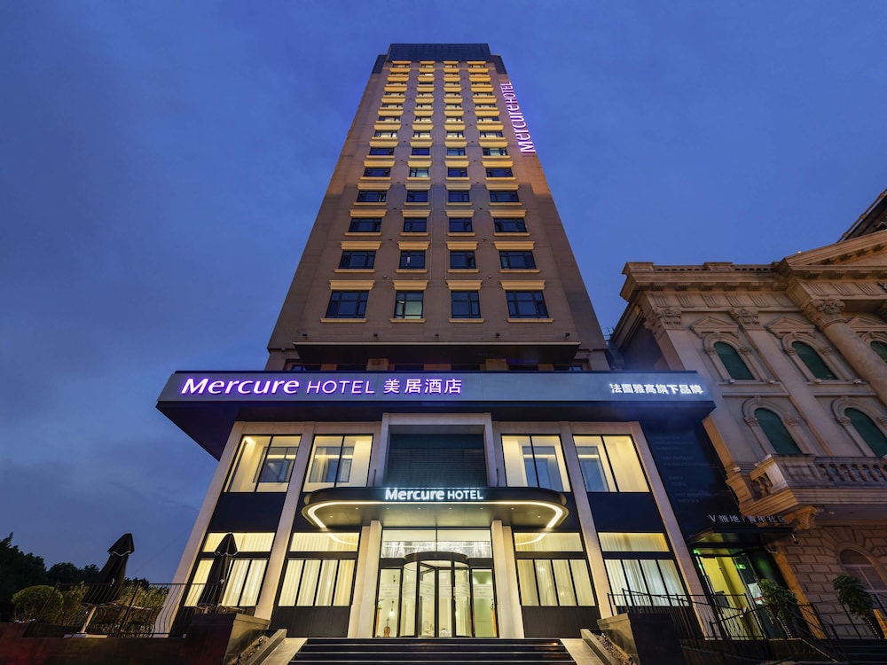 Mercure Shanghai Hongqiao Central — 4-Star Luxury Hotel in Shanghai, People's Republic of China