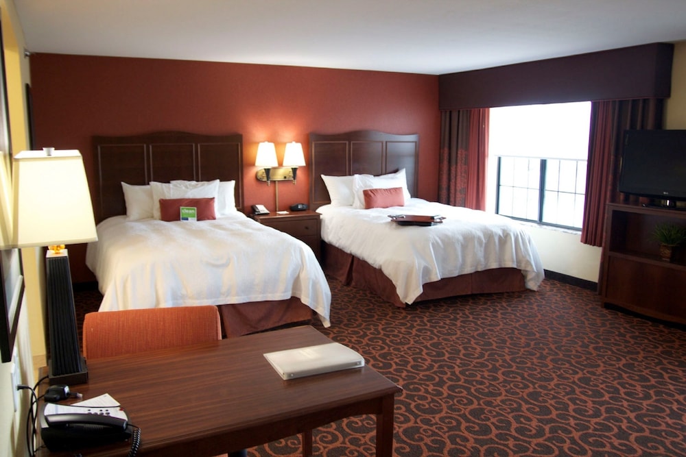 Hampton Inn & Suites Watertown - photo 29