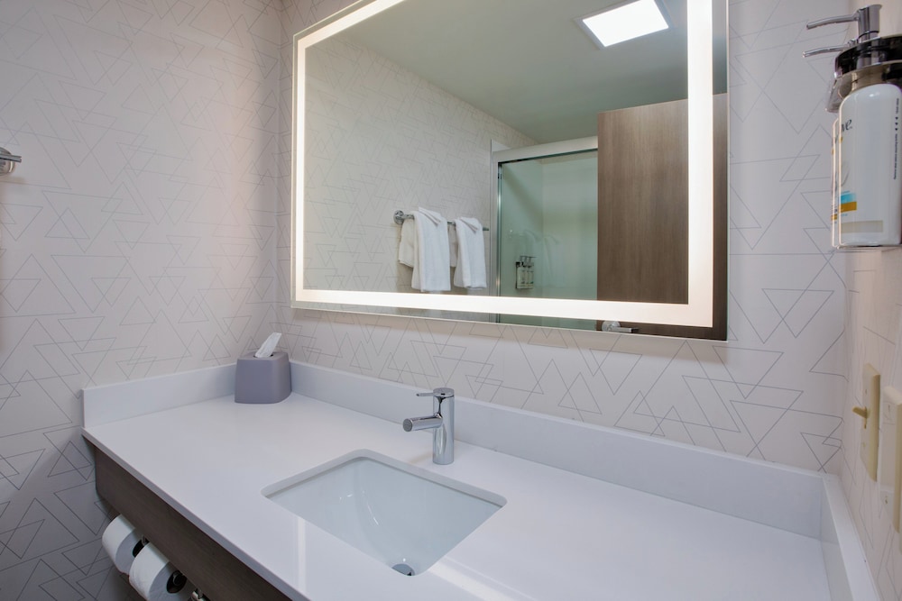 Holiday Inn Express Sault Ste. Marie by IHG - photo 25