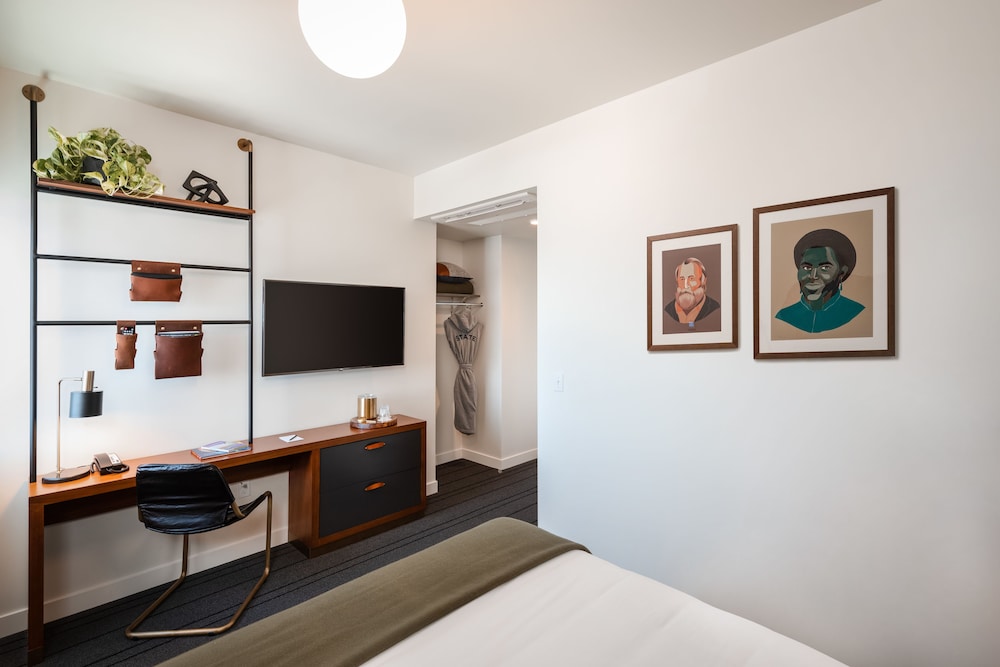 The State Hotel - photo 6