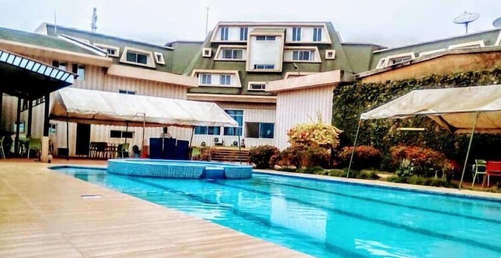 Complexe Hôtelier Akparo - carbon neutral hotel in Dabou