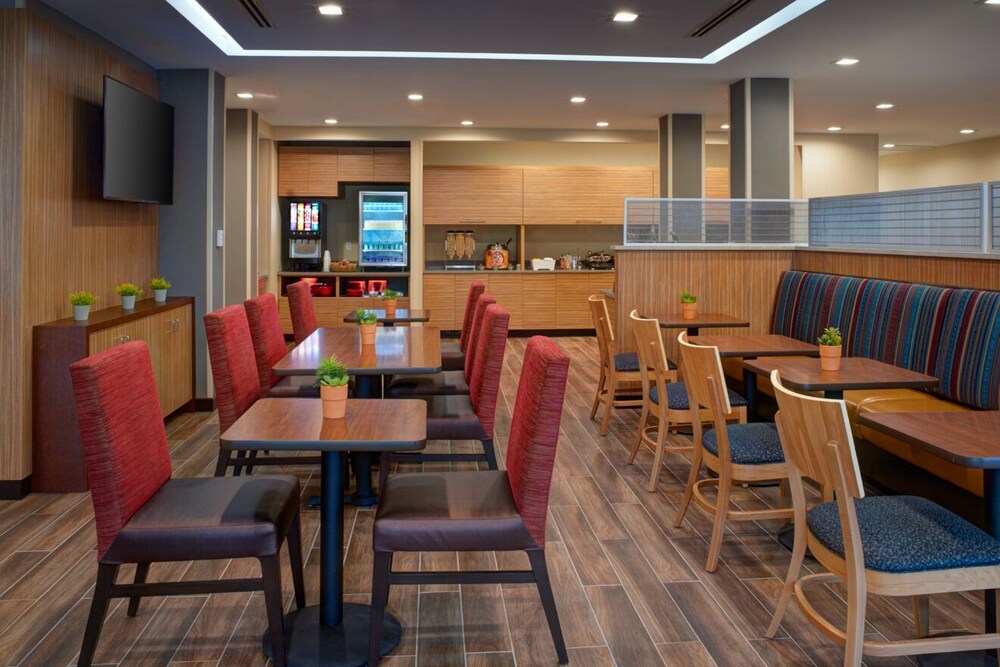TownePlace Suites by Marriott Grand Rapids Airport - photo 20