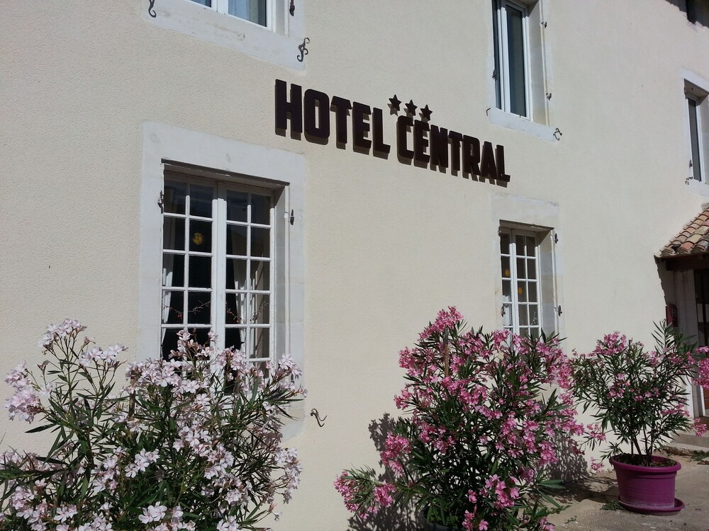 Hôtel Central — Chaunay — photo 2