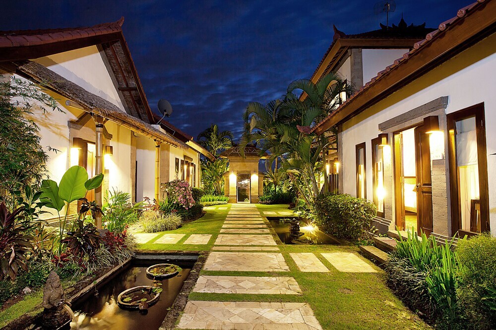The Junno Villa — 4-Star Luxury Hotel in Canggu, Indonesia