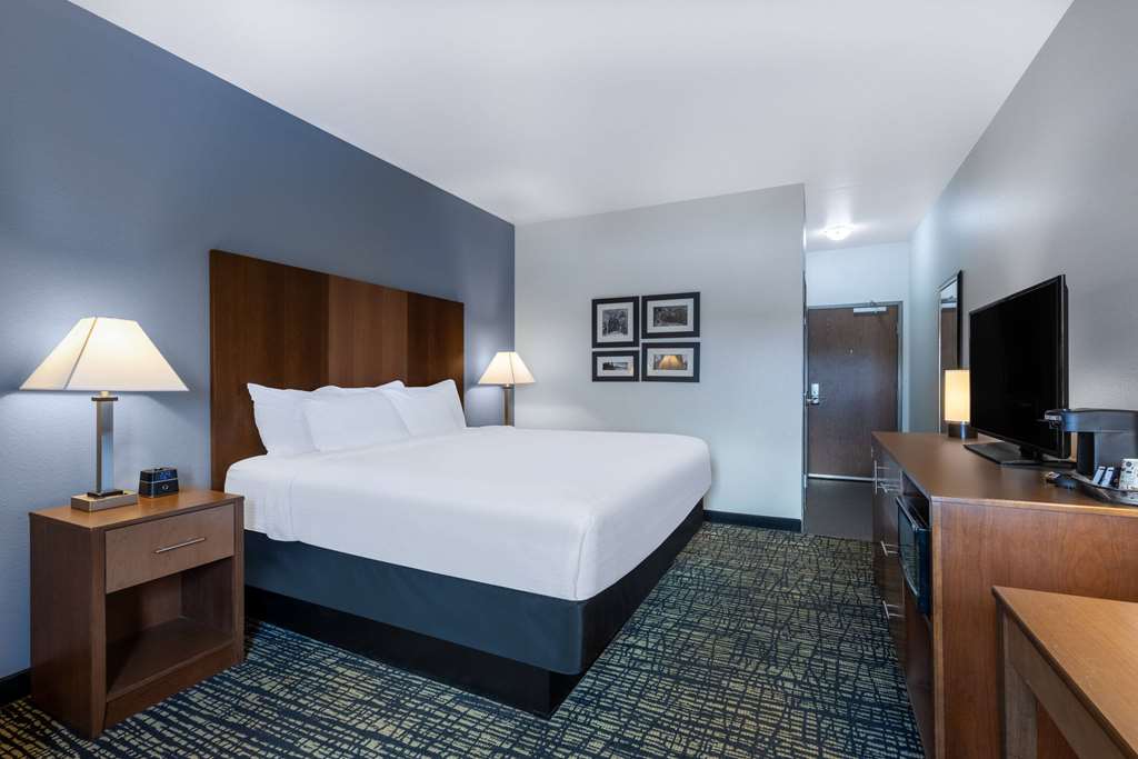 La Quinta Inn & Suites by Wyndham Morgantown - photo 52