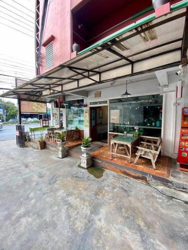 Ratanawong Place 444