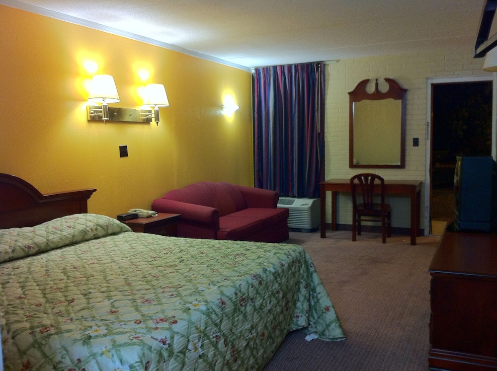 Rodeway Inn Charlotte South - photo 3