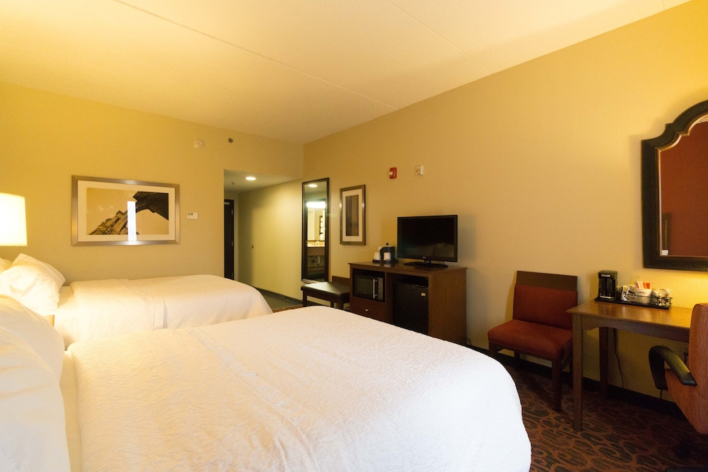 Hampton Inn Columbus South - photo 11