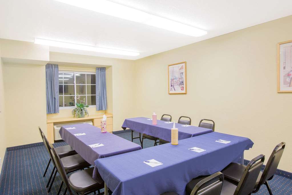 Microtel Inn & Suites by Wyndham Albertville - photo 15