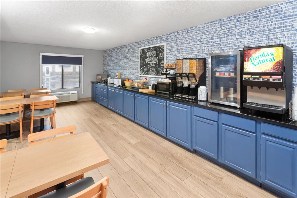AmericInn by Wyndham Reedsburg - photo 31