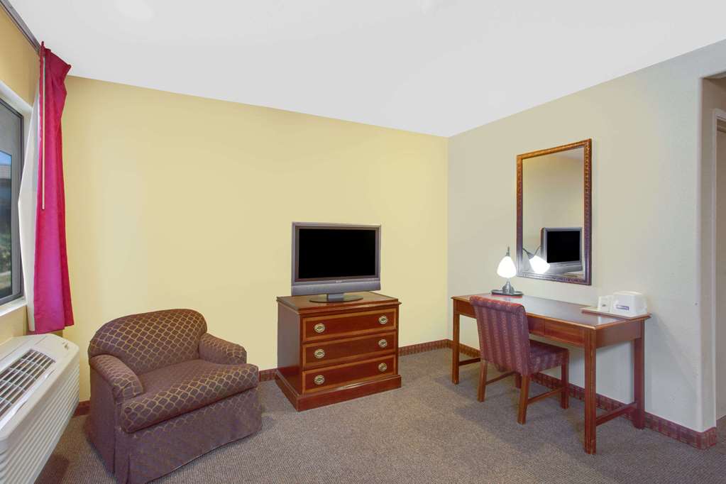 Baymont by Wyndham Coalinga - photo 8