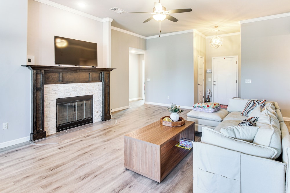 4 Mi To Ou Campus And Stadium Suburban Norman Home 22324684 — Norman