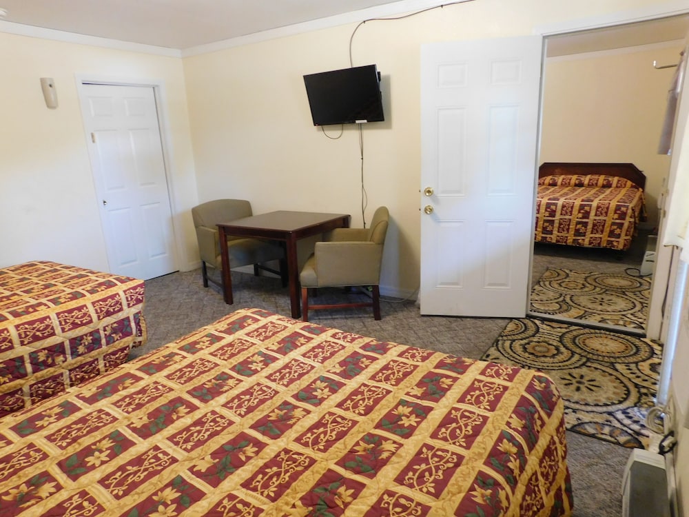 Little Shamrock Motel - photo 6