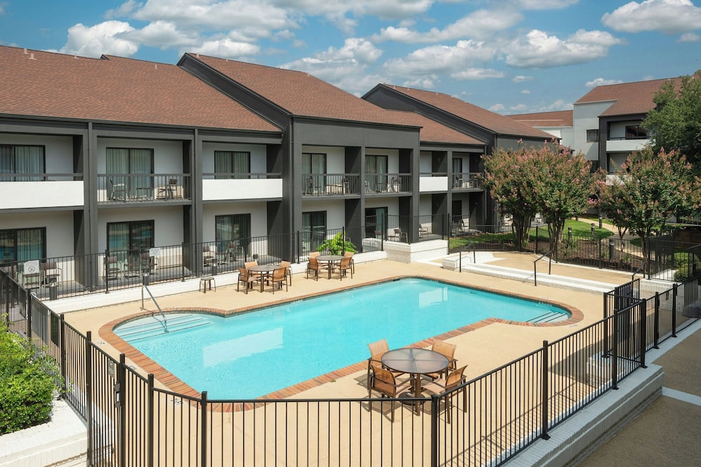 Courtyard by Marriott Dallas Fort Worth Bedford - photo 20