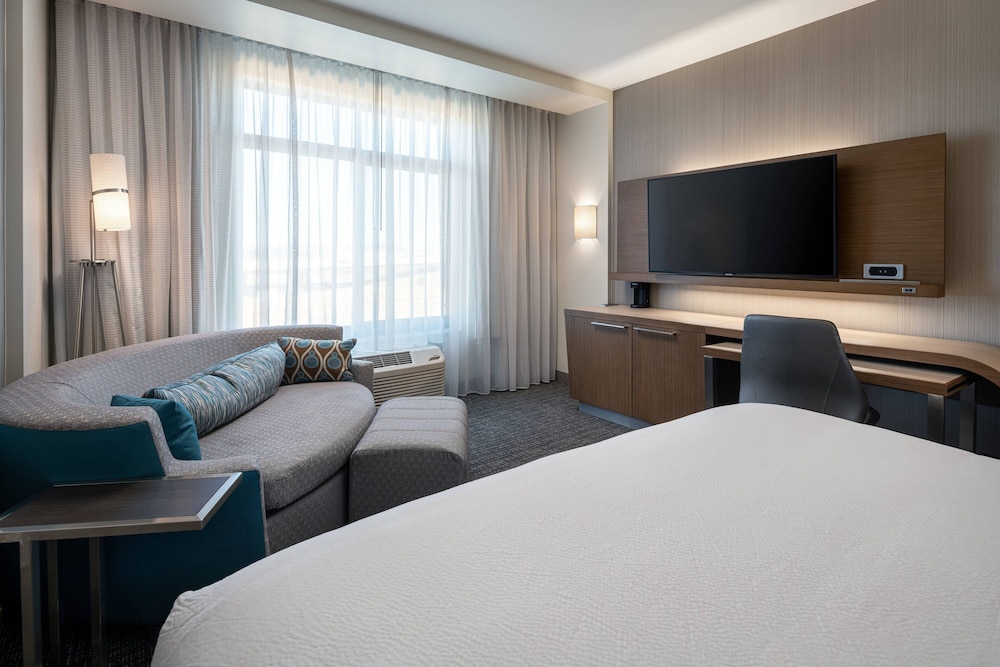 Courtyard by Marriott Petaluma Sonoma County - photo 13