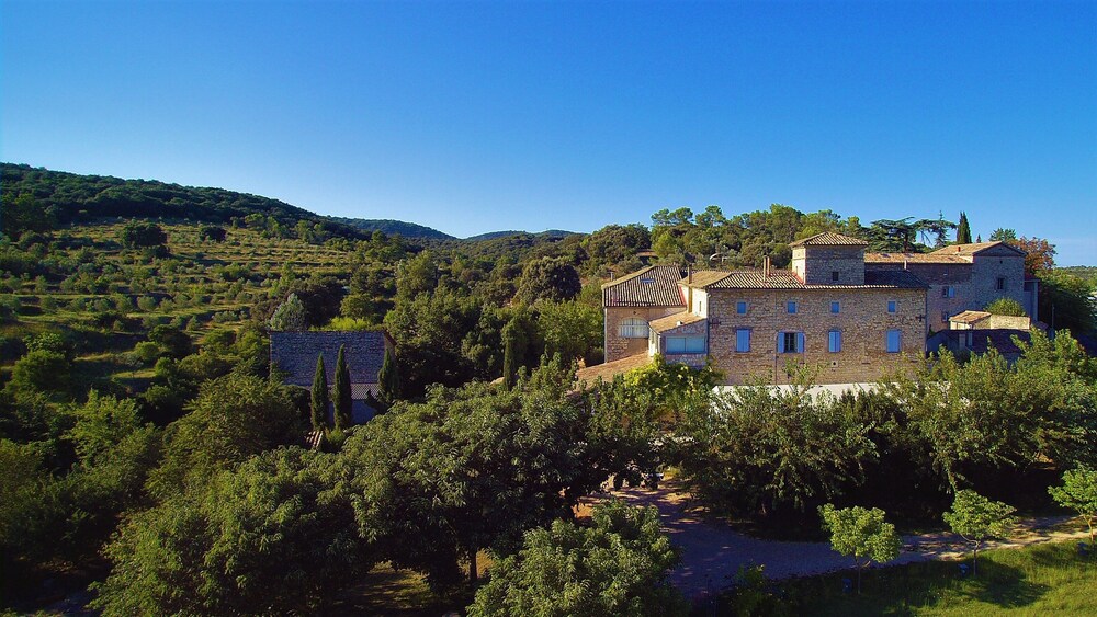Les Jardins du Mas Evesque — hotel in Rousson