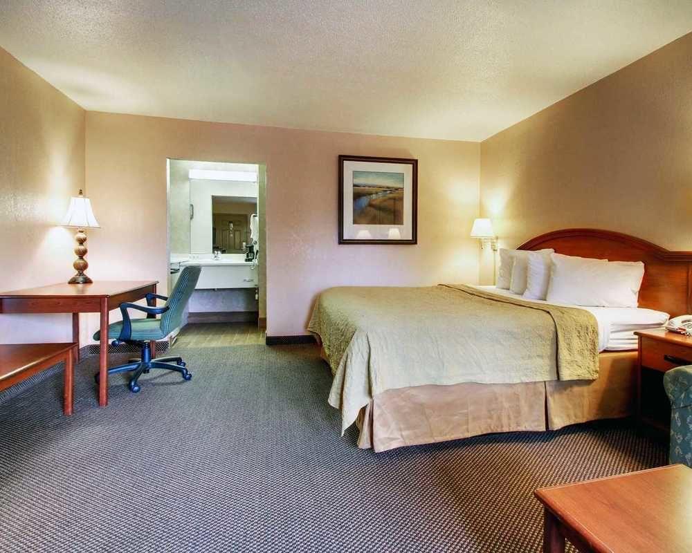 Rodeway Inn North - photo 12