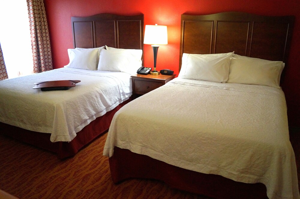 Hampton Inn Altoona - photo 10