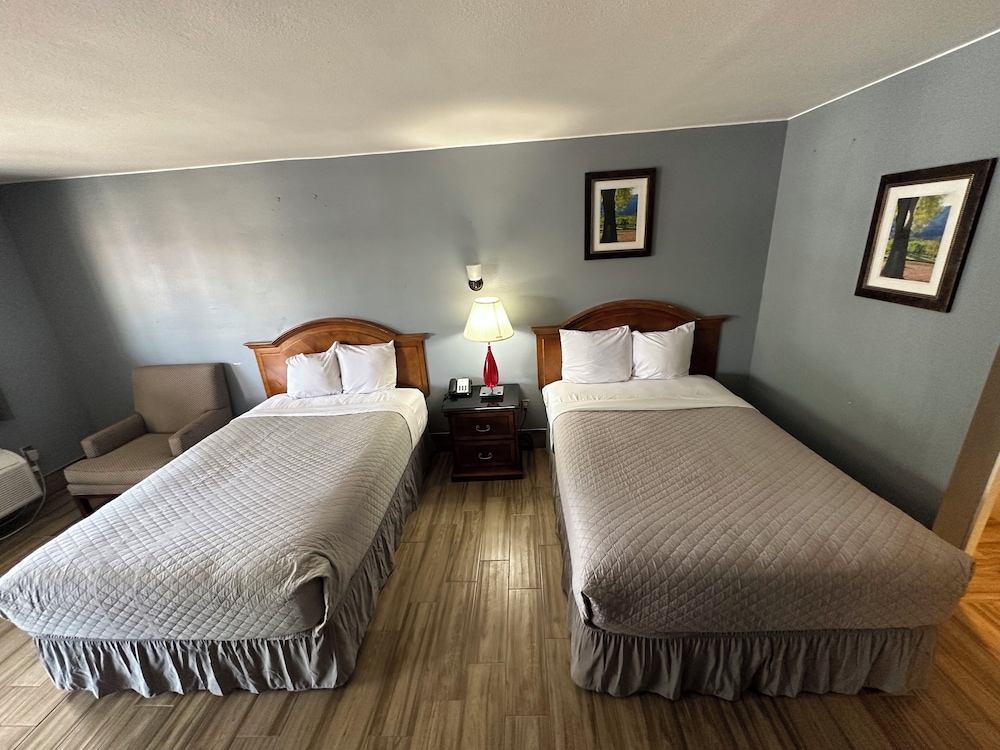 HillView Inn - photo 15