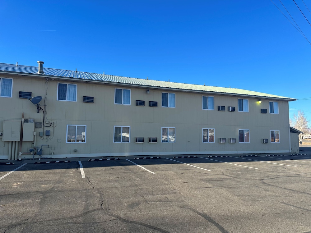 Days Inn & Suites by Wyndham Gunnison - photo 57