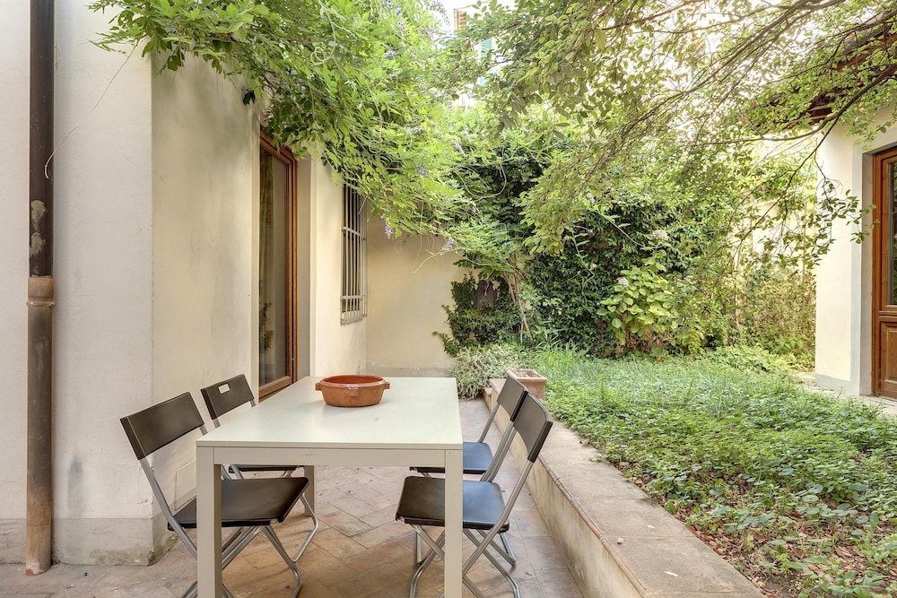 Campuccio 42 in Firenze — 4-Star Luxury Hotel in Florence, Italy