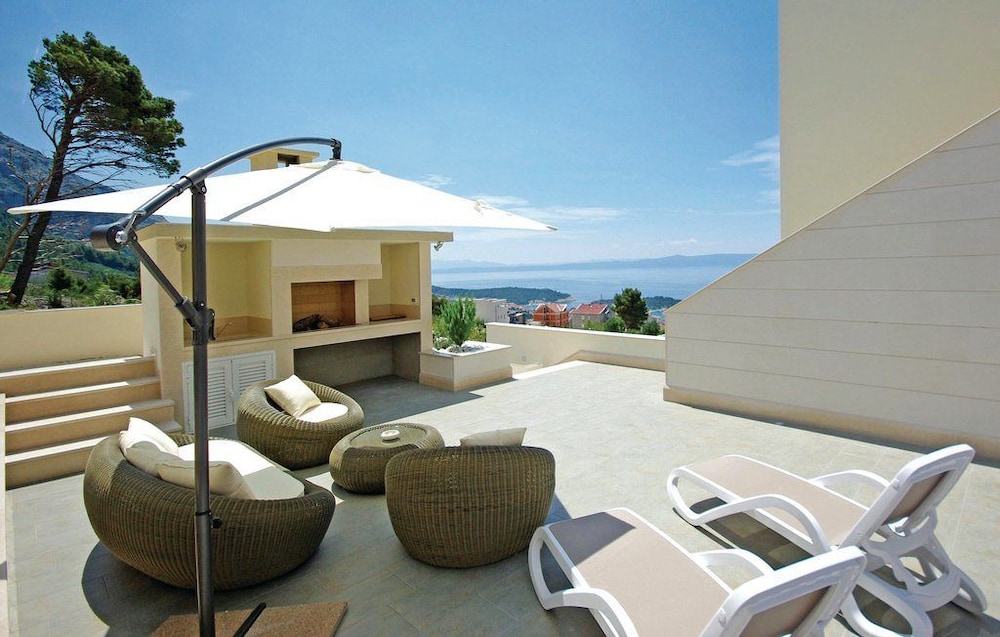 Lux Apartments — 4-Star Luxury Hotel in Makarska, Croatia