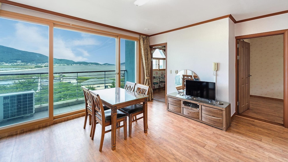 Ganghwa Dondaemoru pension — 4-Star Luxury Hotel in Incheon, South Korea