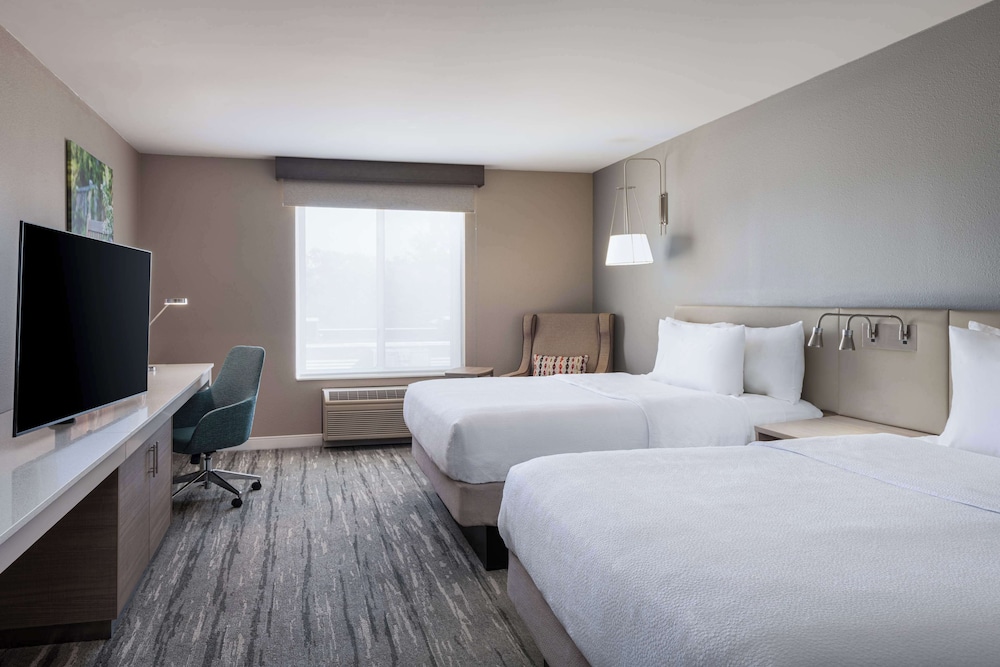 Hilton Garden Inn St. Charles - photo 16