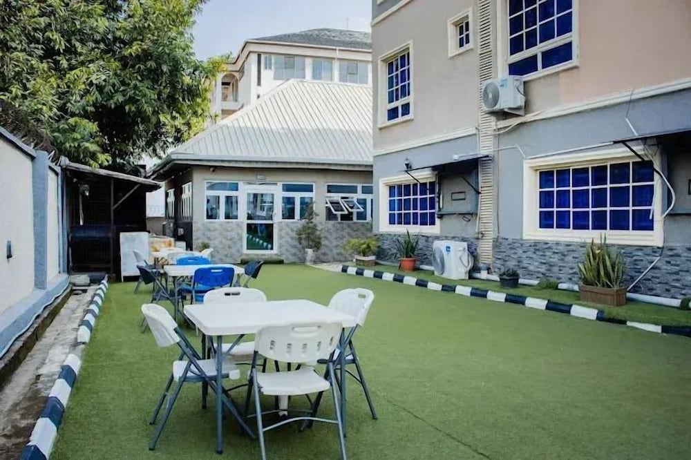 Drol Apartment — 4-Star Luxury Hotel in Abuja, Nigeria