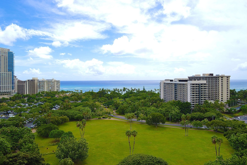Luana Waikiki Hotel & Suites - photo 186