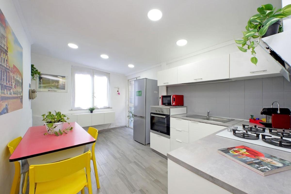 House Sabrina Aurelio — 4-Star Luxury Hotel in Rome, Italy