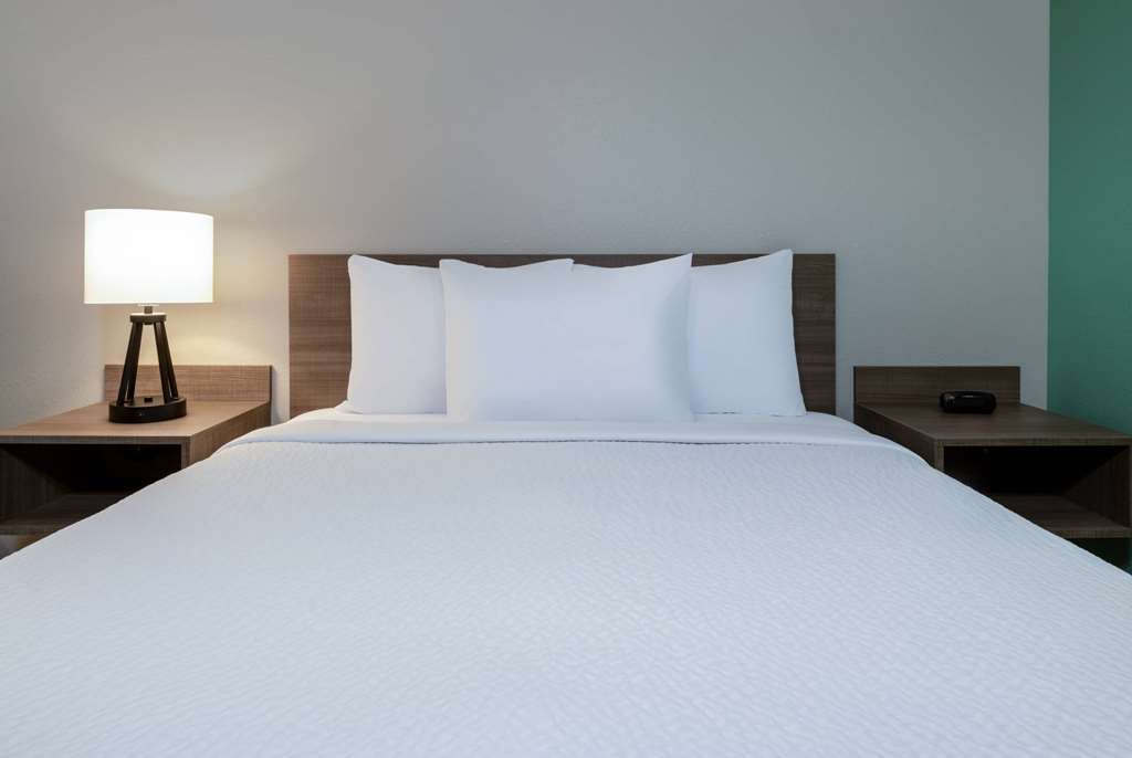 ECHO Suites Extended Stay by Wyndham Nashville Gallatin - photo 17