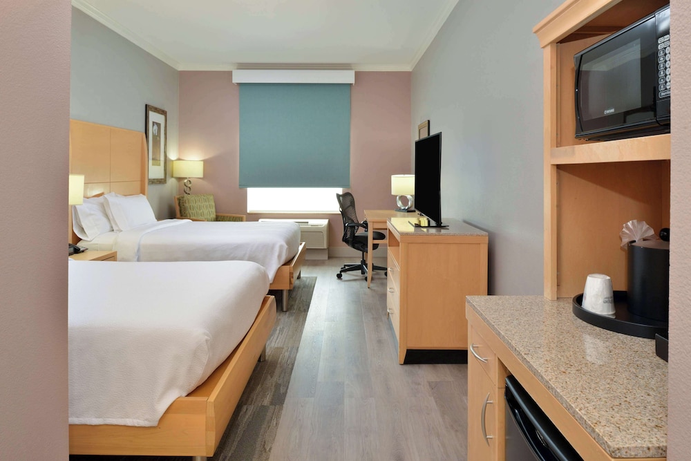 Hilton Garden Inn Denton - photo 11