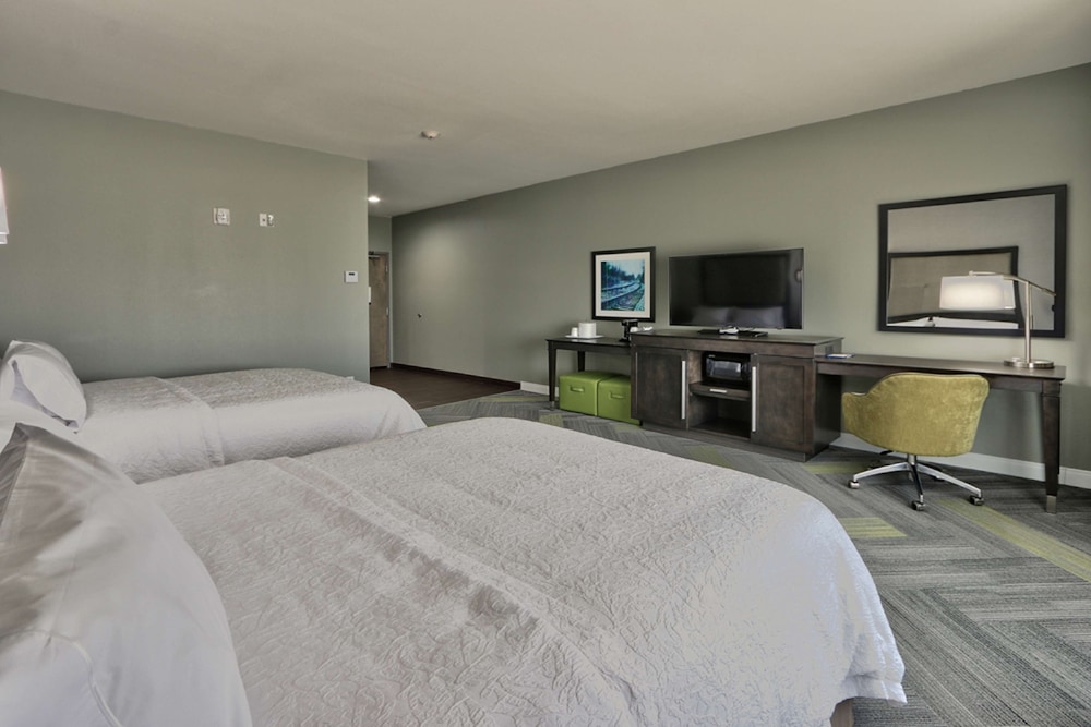 Hampton Inn & Suites Guthrie - photo 13
