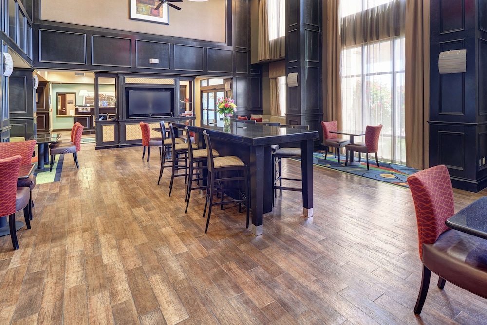 Hampton Inn & Suites Decatur - photo 3