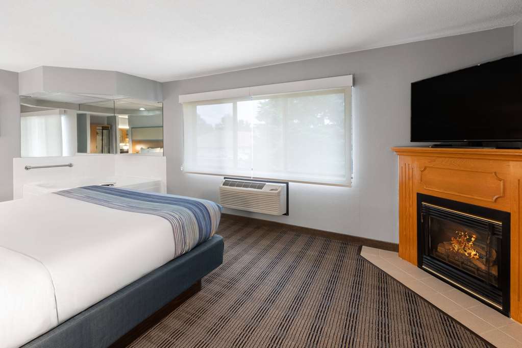 AmericInn by Wyndham North Branch - photo 31