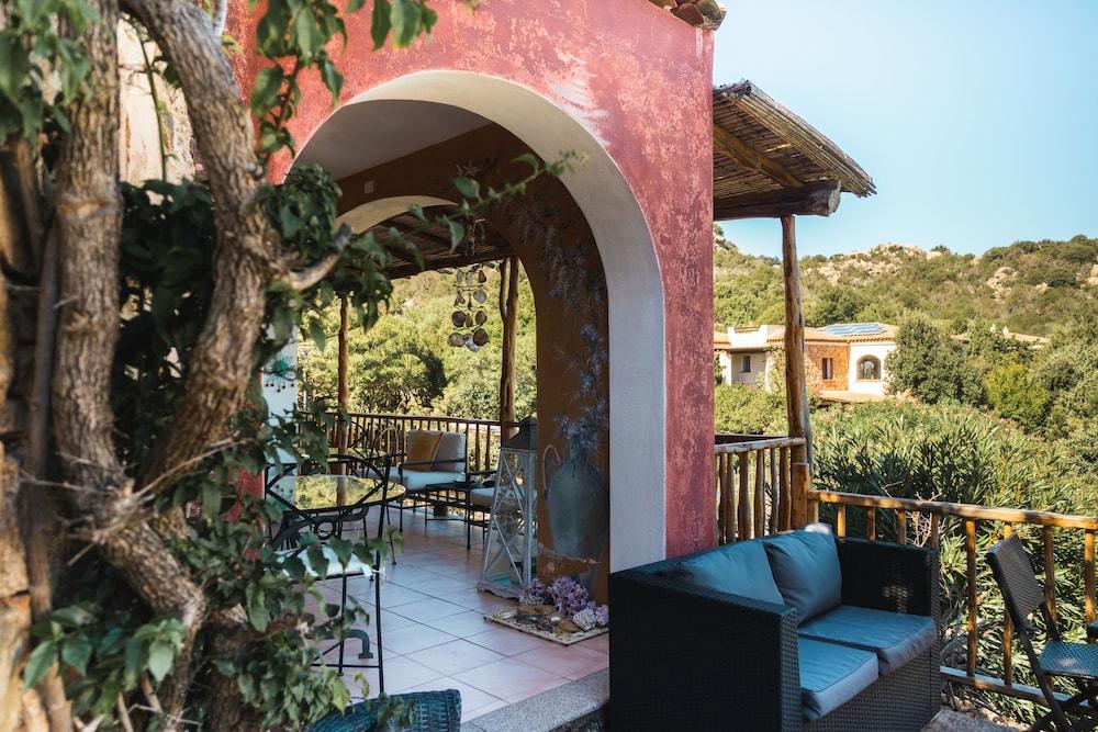 Domus Liscia di Vacca — 4-Star Luxury Hotel in Arzachena, Italy