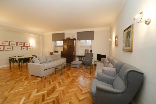 Castel Sant'Angelo by BuddyRent — 4-Star Luxury Hotel in Rome, Italy