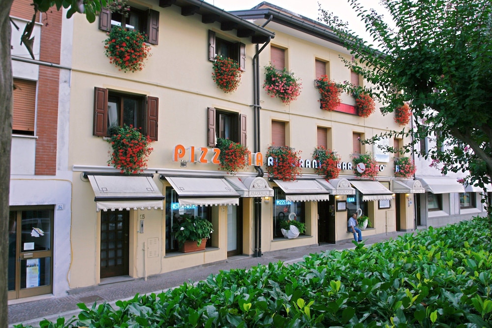 Hotel Ristorante Cigno Camere and Aparthotel in Latisana, Italy