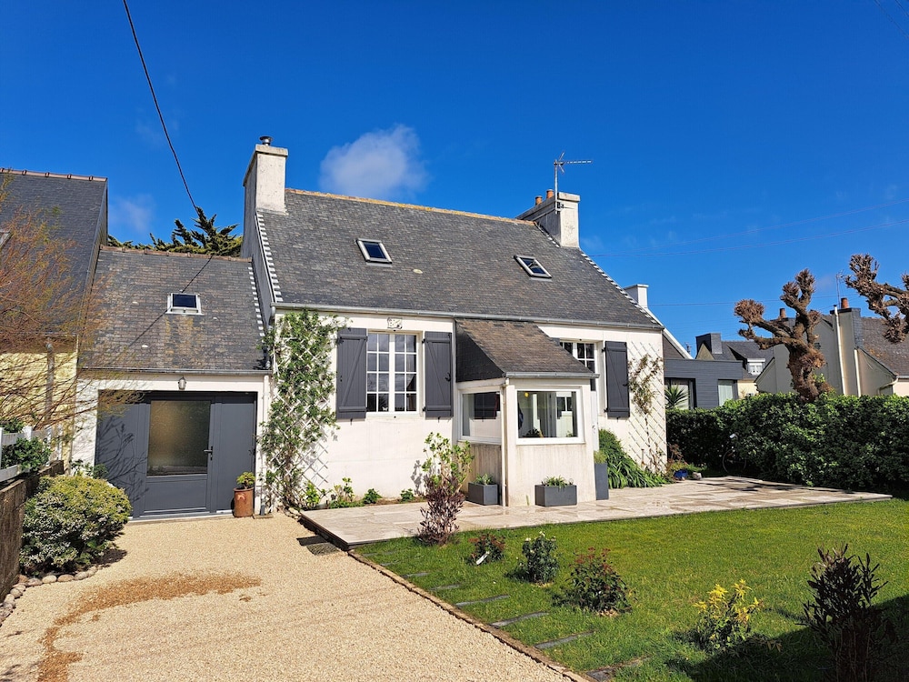 Holiday Home in Guisseny Near the Beach — 4-Star Luxury Hotel in Guisseny, France