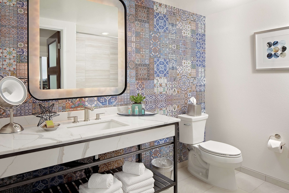 The Cassara Carlsbad Tapestry Collection by Hilton - photo 52