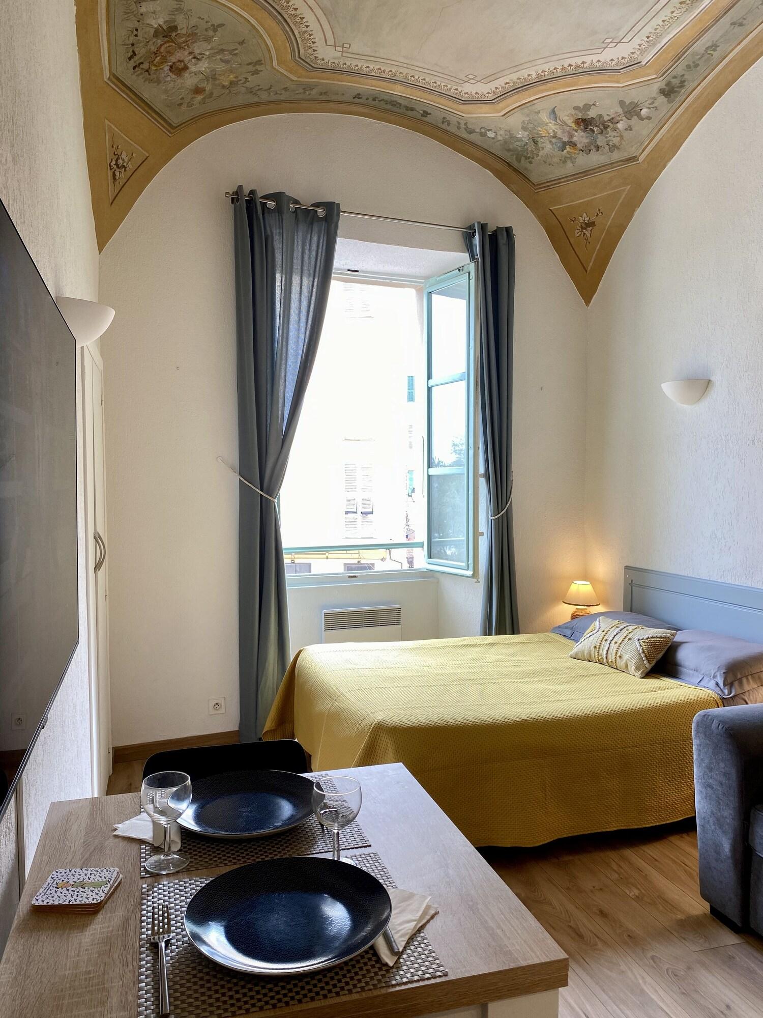 Lovely Studio Heart of Menton Near the Beach. — 4-Star Luxury Hotel in Menton, France