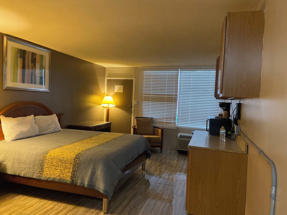 Apm Inn & Suites - photo 9